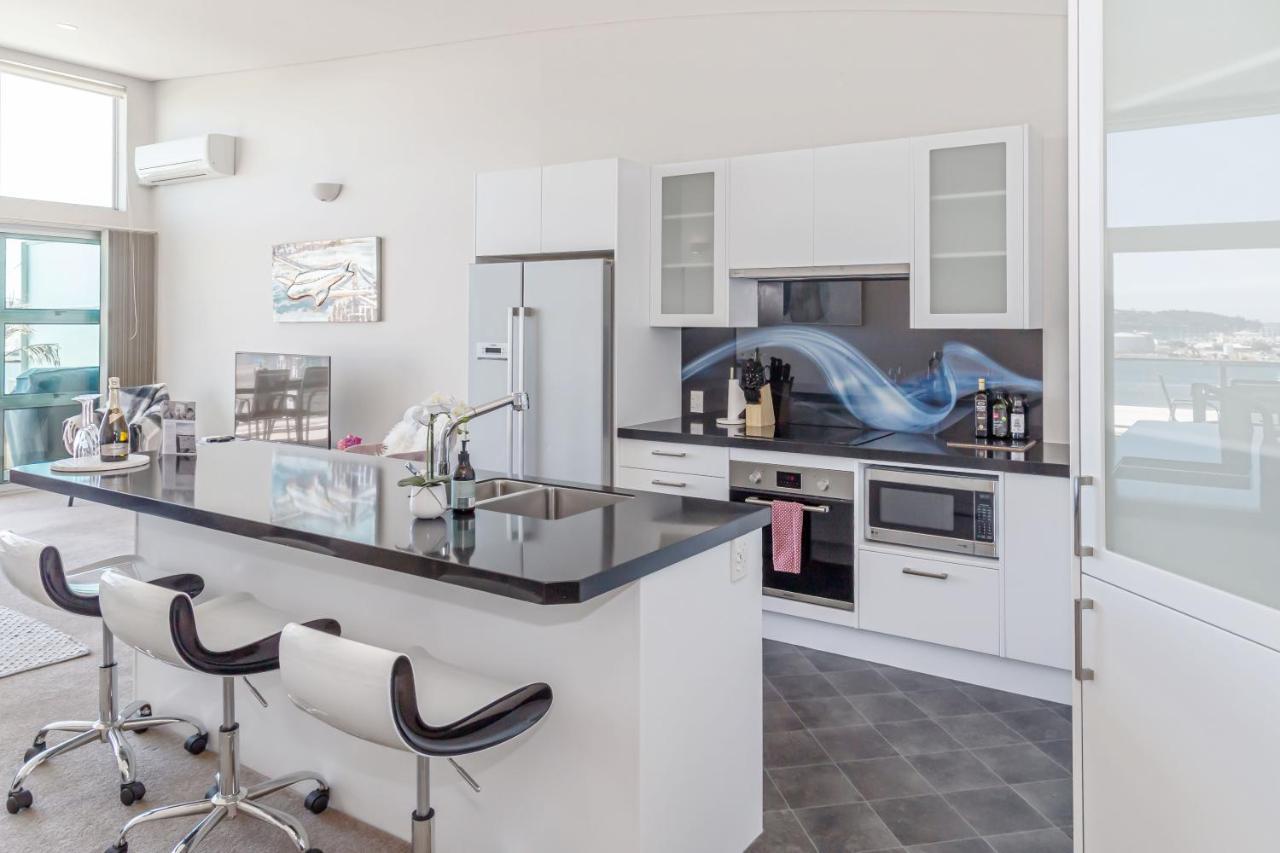 3 Bedroom Penthouse With Fabulous Views Оукланд Екстериор снимка