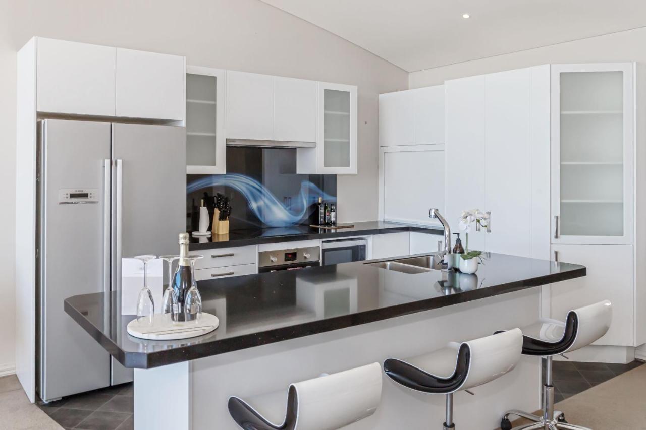 3 Bedroom Penthouse With Fabulous Views Оукланд Екстериор снимка