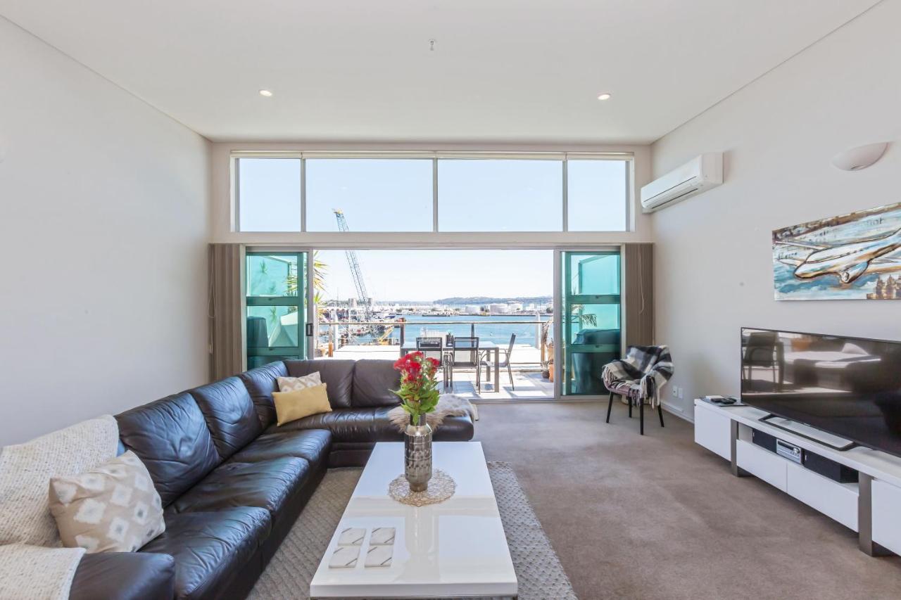 3 Bedroom Penthouse With Fabulous Views Оукланд Екстериор снимка