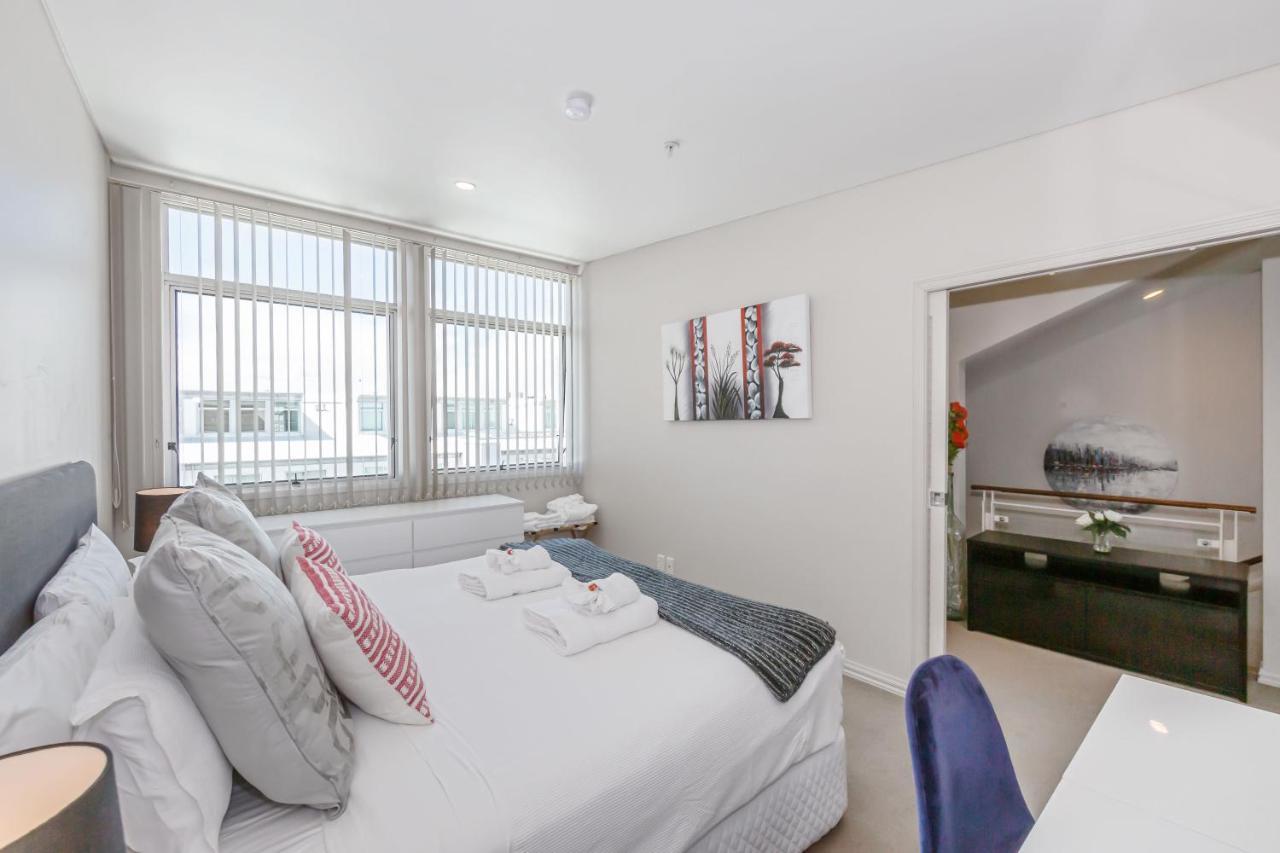 3 Bedroom Penthouse With Fabulous Views Оукланд Екстериор снимка