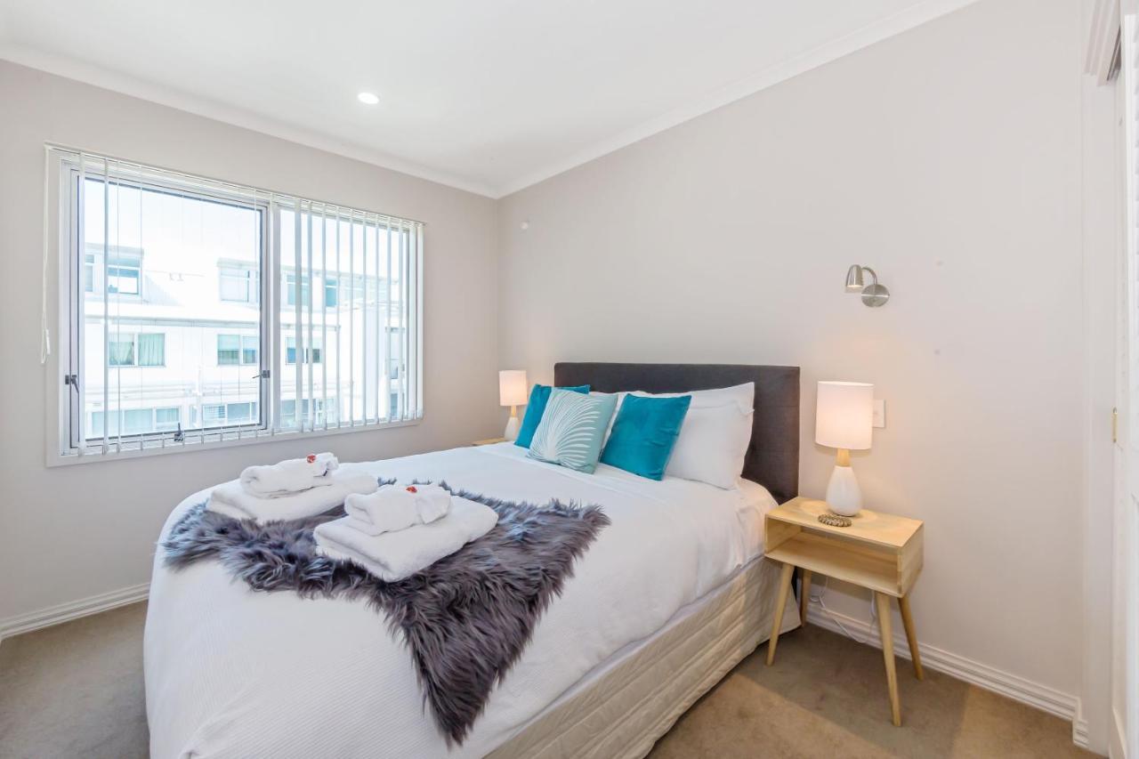 3 Bedroom Penthouse With Fabulous Views Оукланд Екстериор снимка